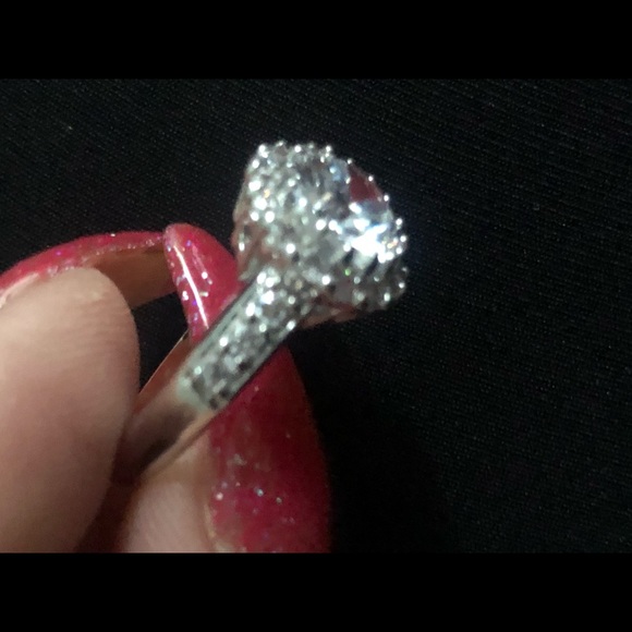 Oval Halo Engagement/Cocktail Ring ✨✨ - Picture 9 of 11